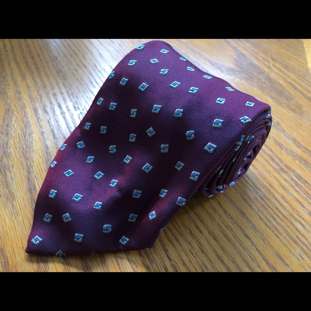 Charvet Men’s Burgundy Red Geometric 100% Silk Tie